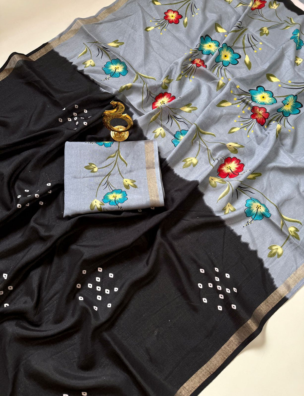 Mul cotton saree with degine in pallu print